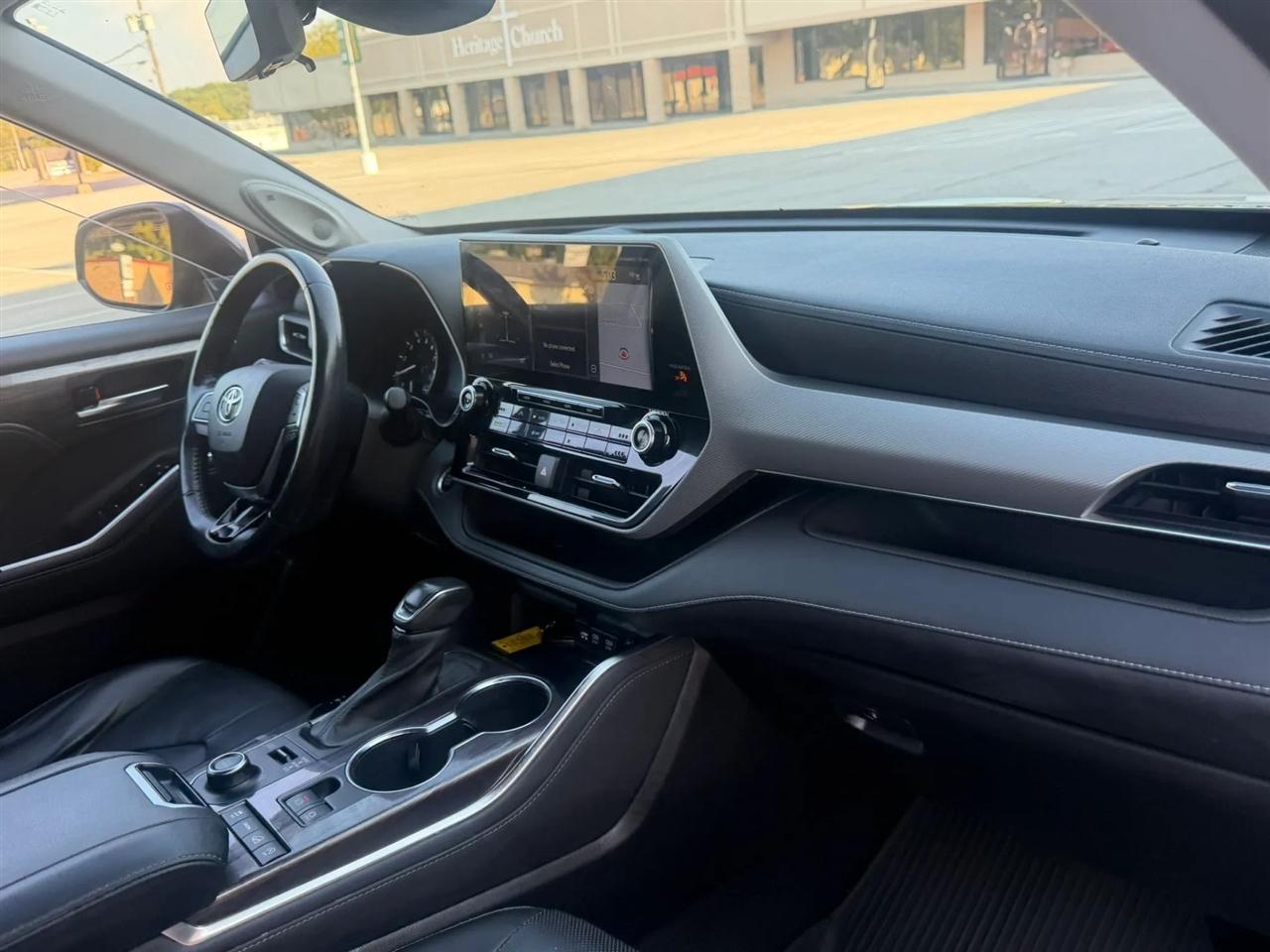 Toyota Highlander Platinum AWD (Natl) 2021