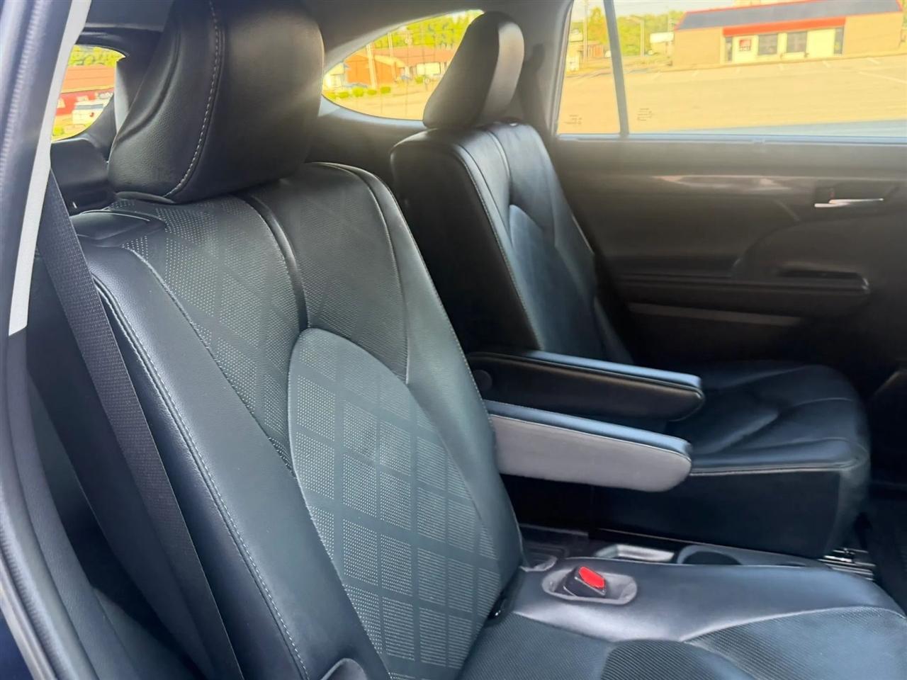 Toyota Highlander Platinum AWD (Natl) 2021
