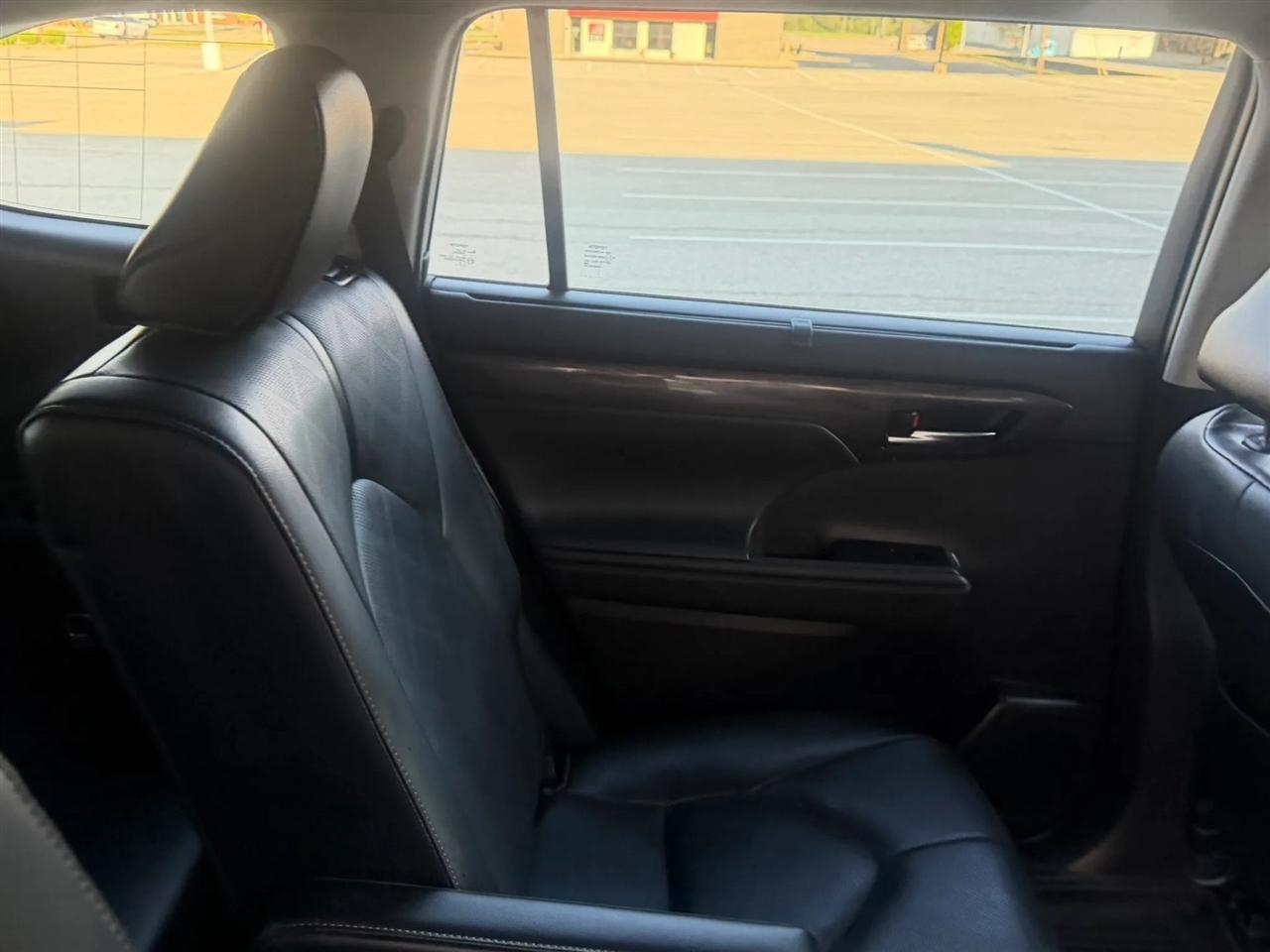 Toyota Highlander Platinum AWD (Natl) 2021