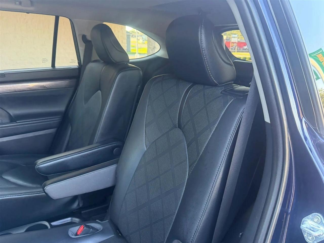 Toyota Highlander Platinum AWD (Natl) 2021