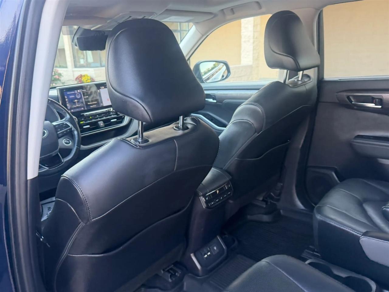 Toyota Highlander Platinum AWD (Natl) 2021