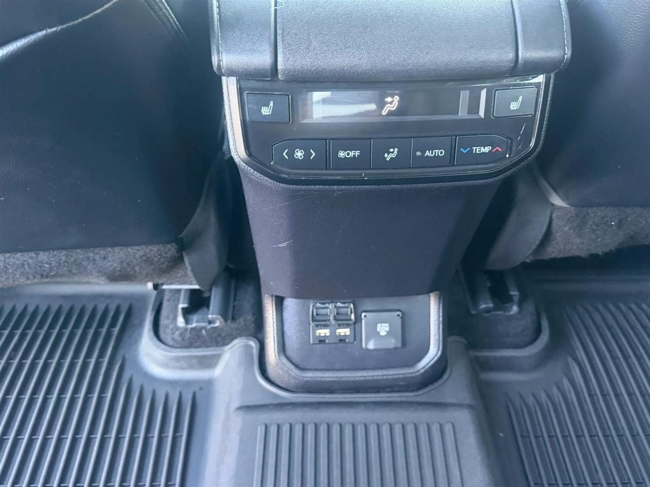 Toyota Highlander Platinum AWD (Natl) 2021