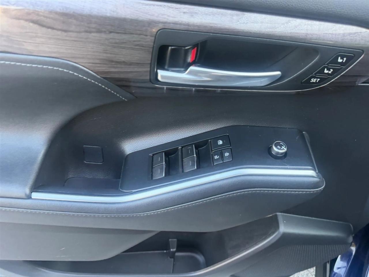 Toyota Highlander Platinum AWD (Natl) 2021