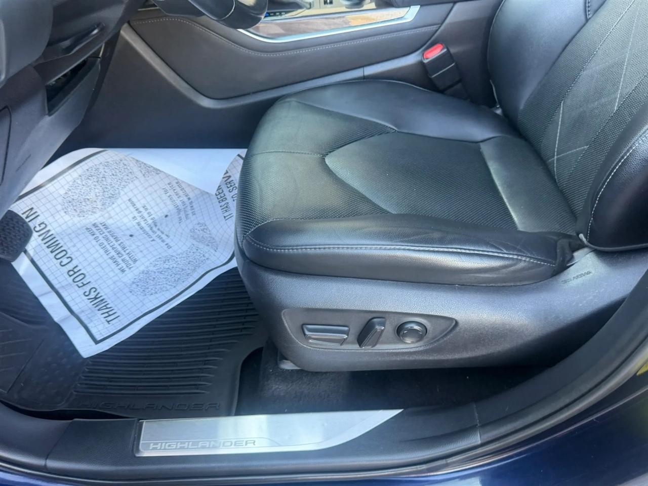 Toyota Highlander Platinum AWD (Natl) 2021