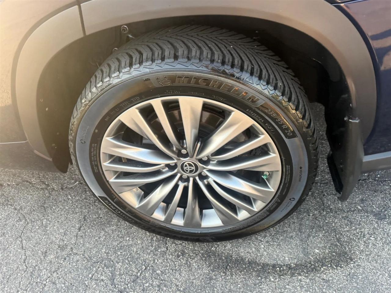 Toyota Highlander Platinum AWD (Natl) 2021