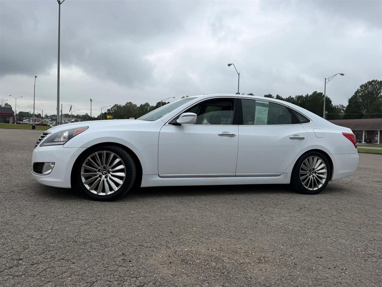 Hyundai Equus 4dr Sdn Signature 2014