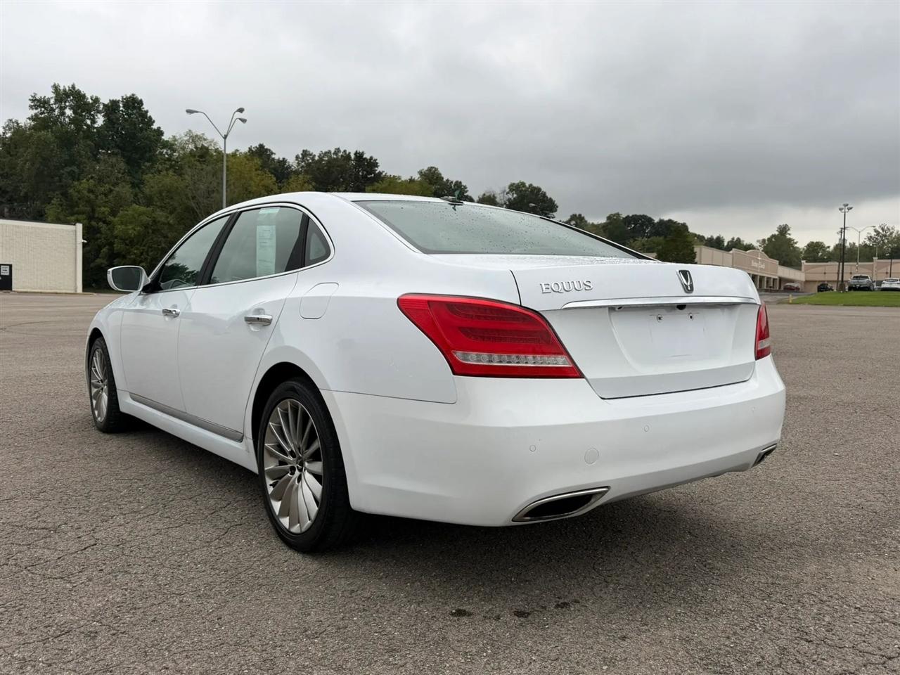 Hyundai Equus 4dr Sdn Signature 2014