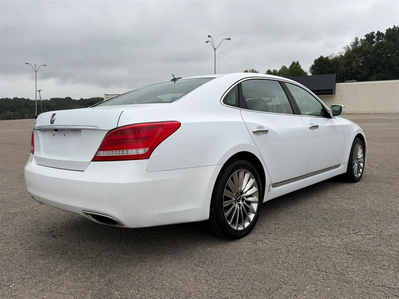 Hyundai Equus 4dr Sdn Signature 2014