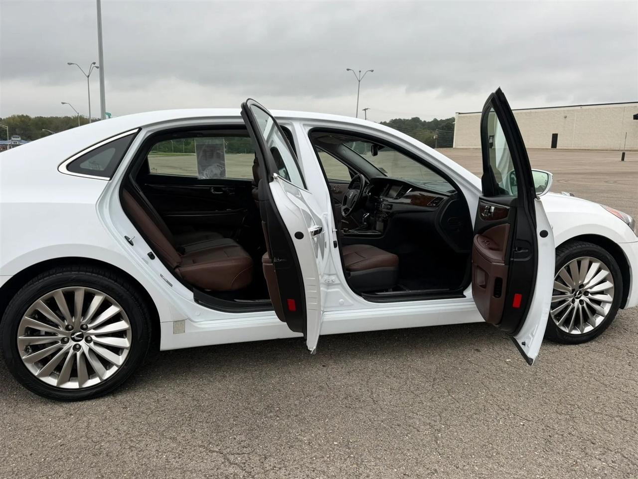 Hyundai Equus 4dr Sdn Signature 2014