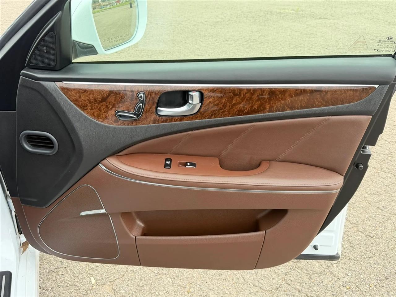 Hyundai Equus 4dr Sdn Signature 2014