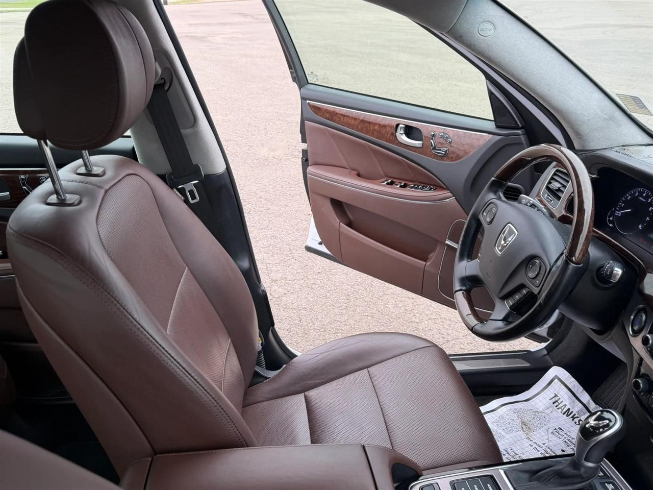 Hyundai Equus 4dr Sdn Signature 2014