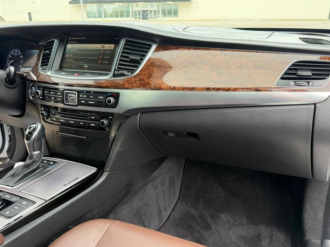 Hyundai Equus 4dr Sdn Signature 2014