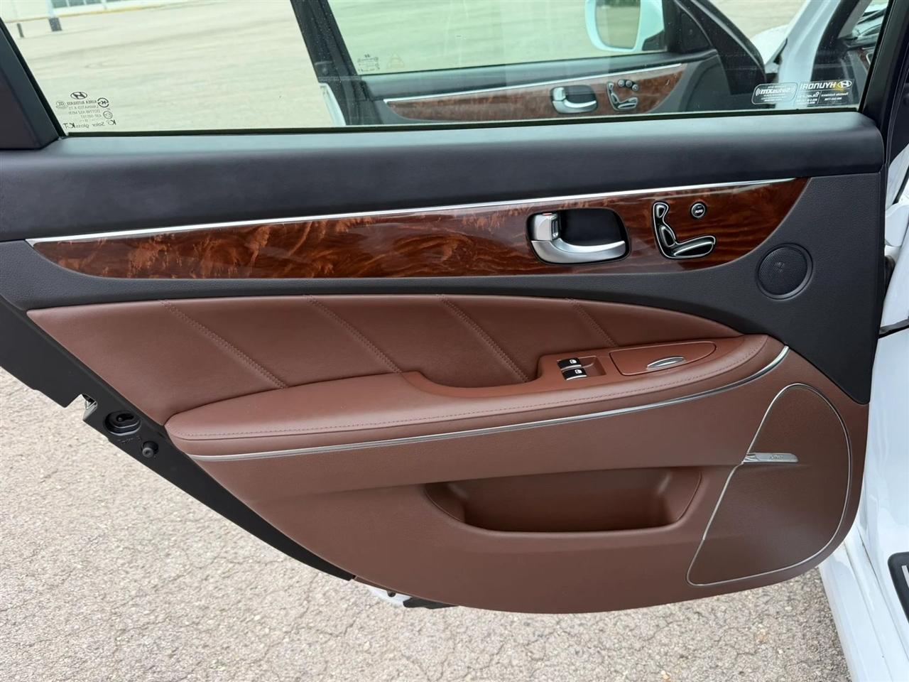 Hyundai Equus 4dr Sdn Signature 2014