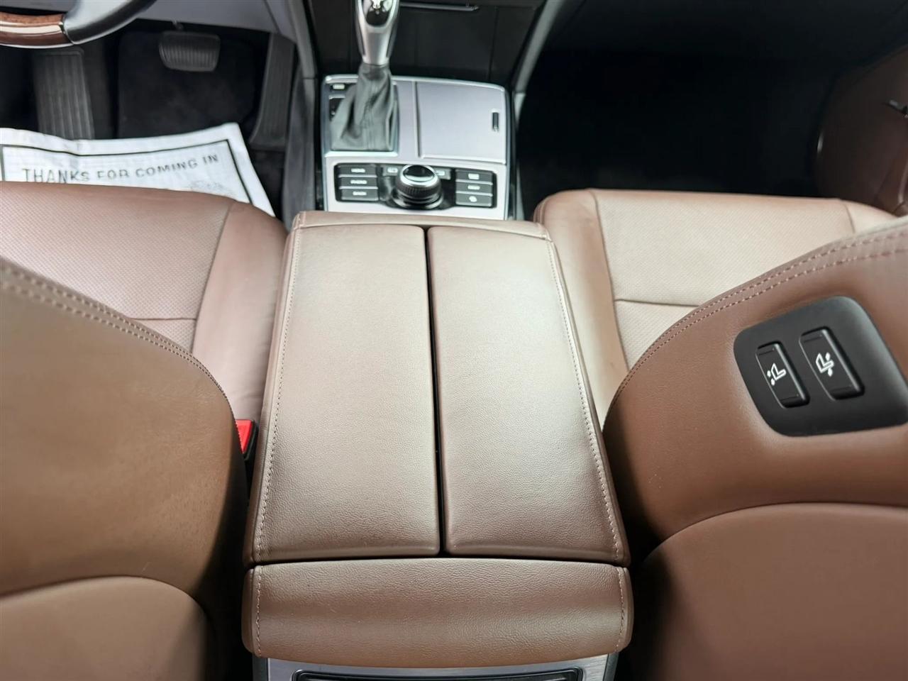 Hyundai Equus 4dr Sdn Signature 2014