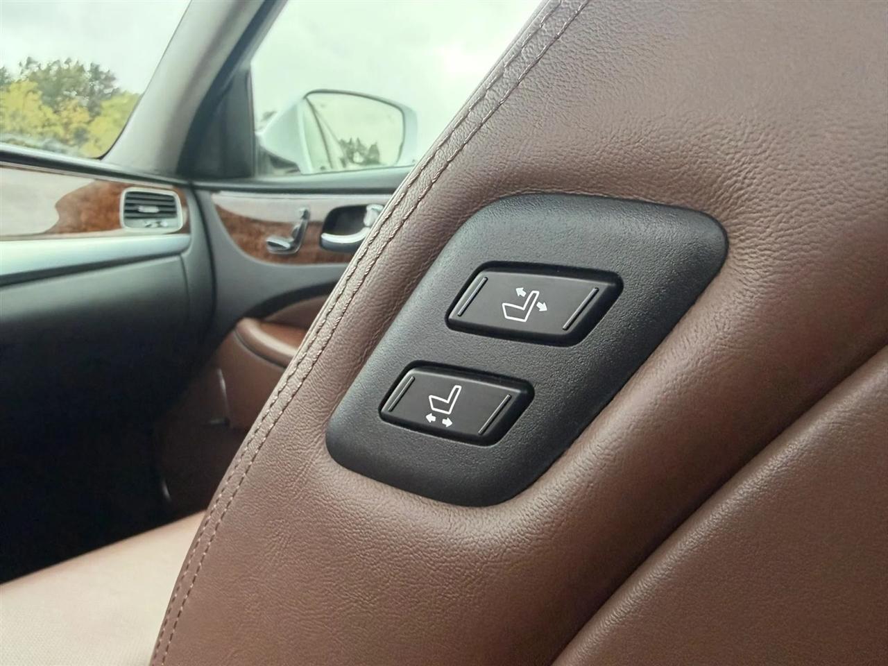 Hyundai Equus 4dr Sdn Signature 2014
