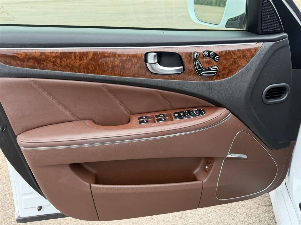 Hyundai Equus 4dr Sdn Signature 2014