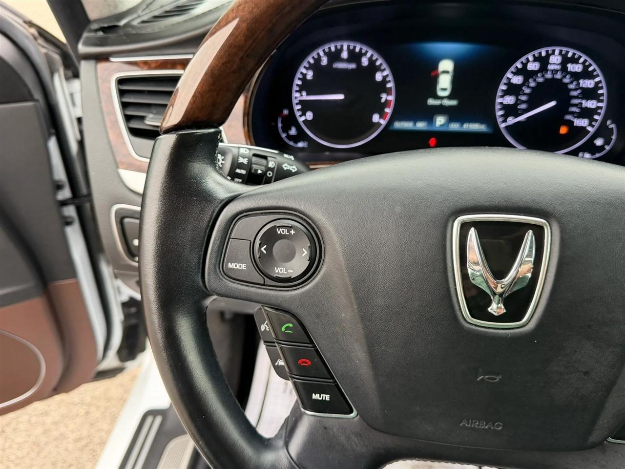 Hyundai Equus 4dr Sdn Signature 2014