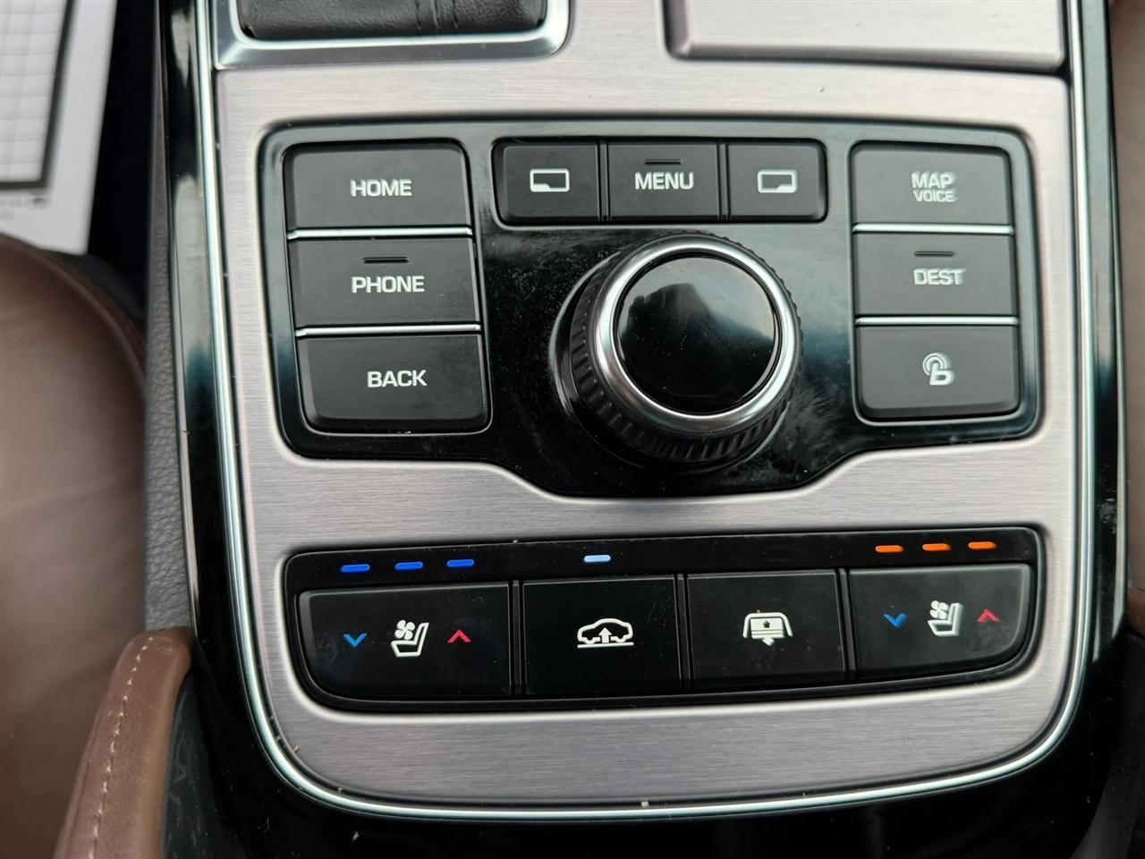 Hyundai Equus 4dr Sdn Signature 2014