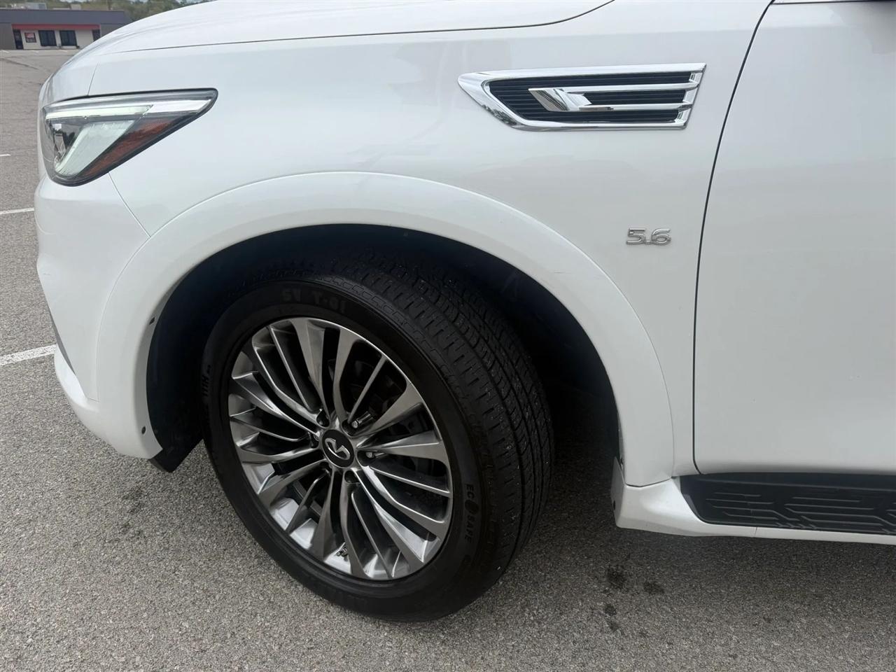 Infiniti QX80 LUXE AWD 2019