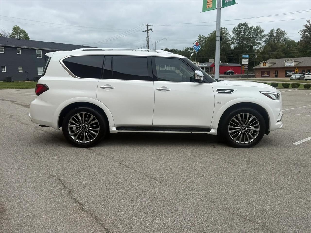 Infiniti QX80 LUXE AWD 2019