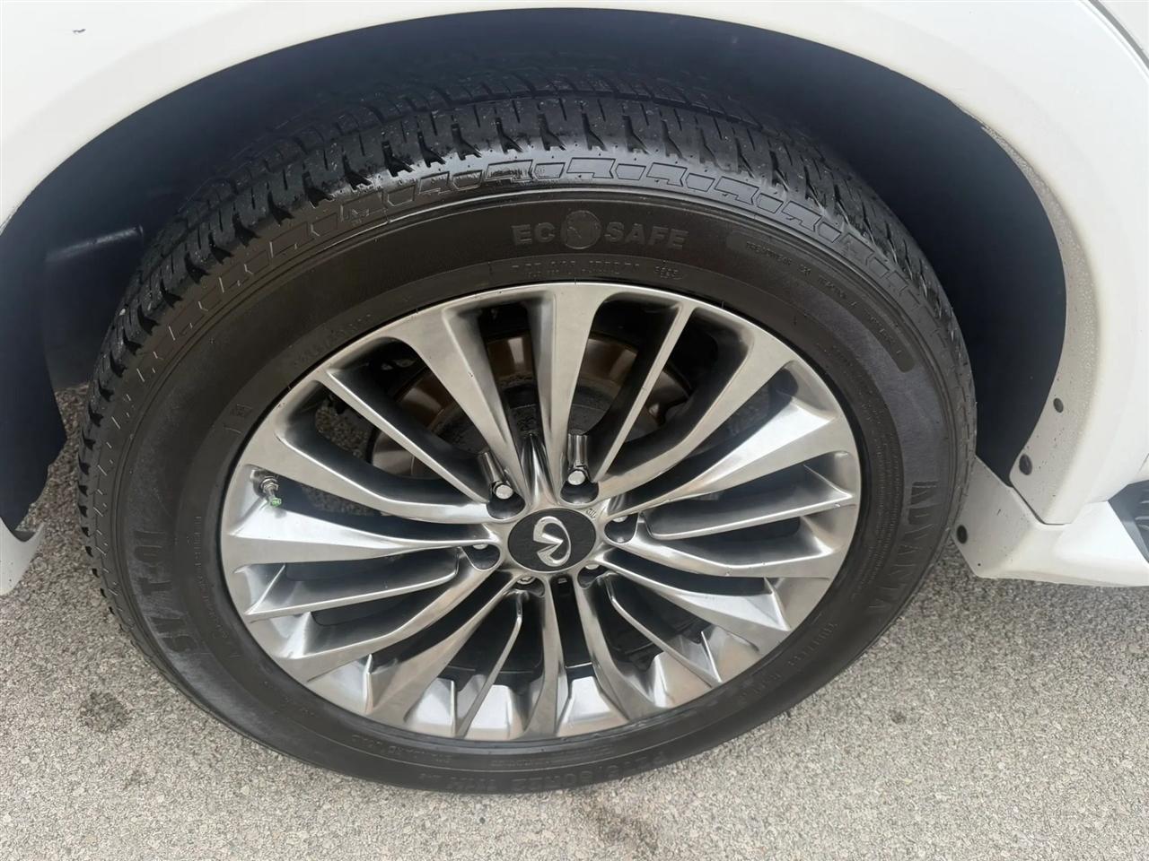 Infiniti QX80 LUXE AWD 2019