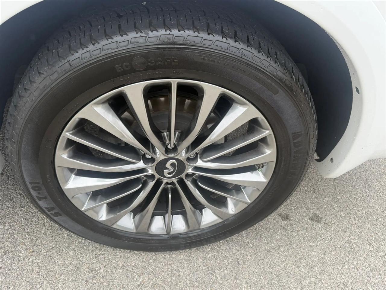 Infiniti QX80 LUXE AWD 2019