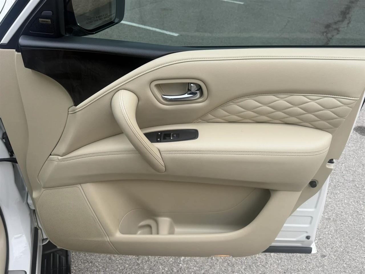 Infiniti QX80 LUXE AWD 2019
