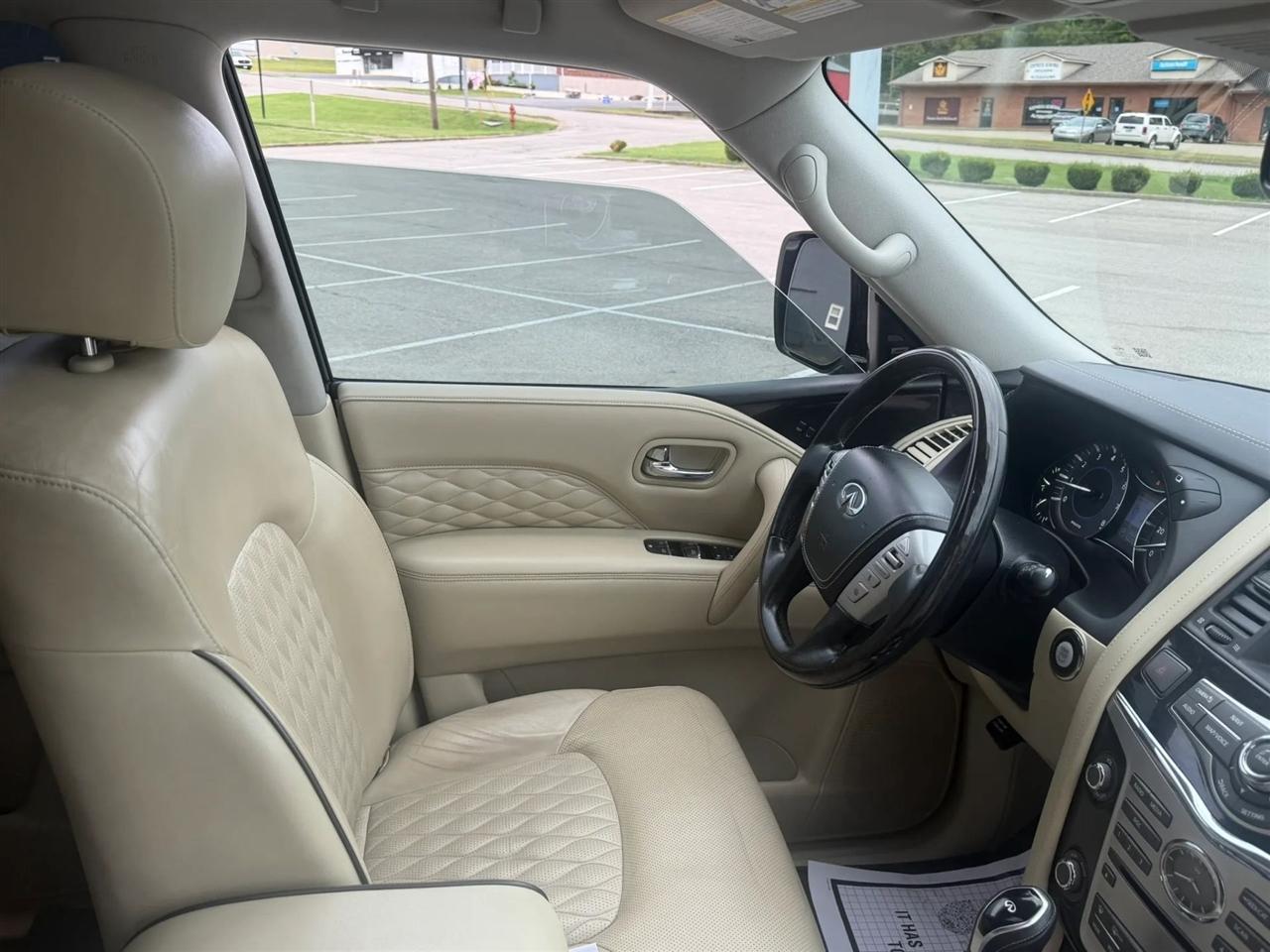 Infiniti QX80 LUXE AWD 2019