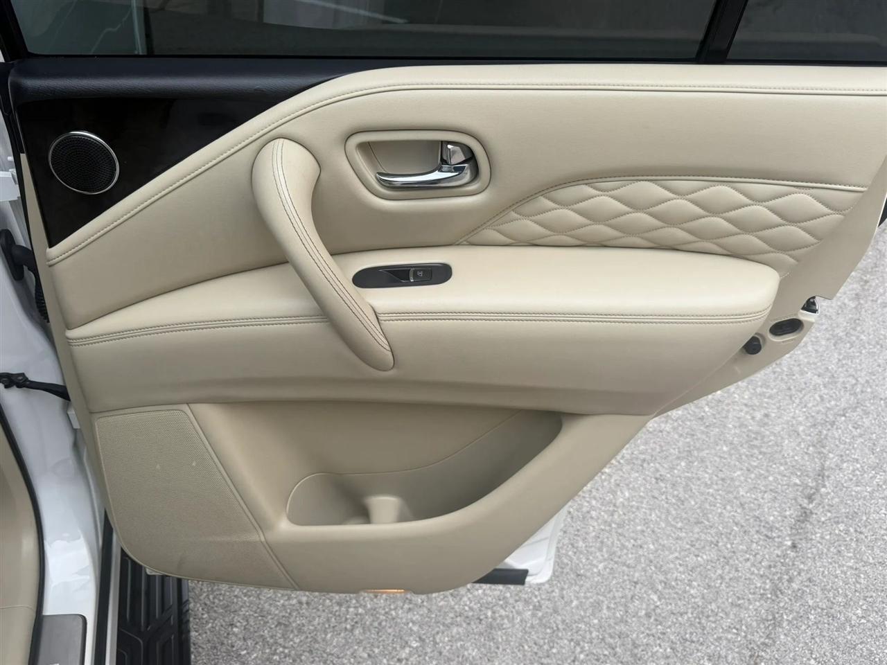 Infiniti QX80 LUXE AWD 2019