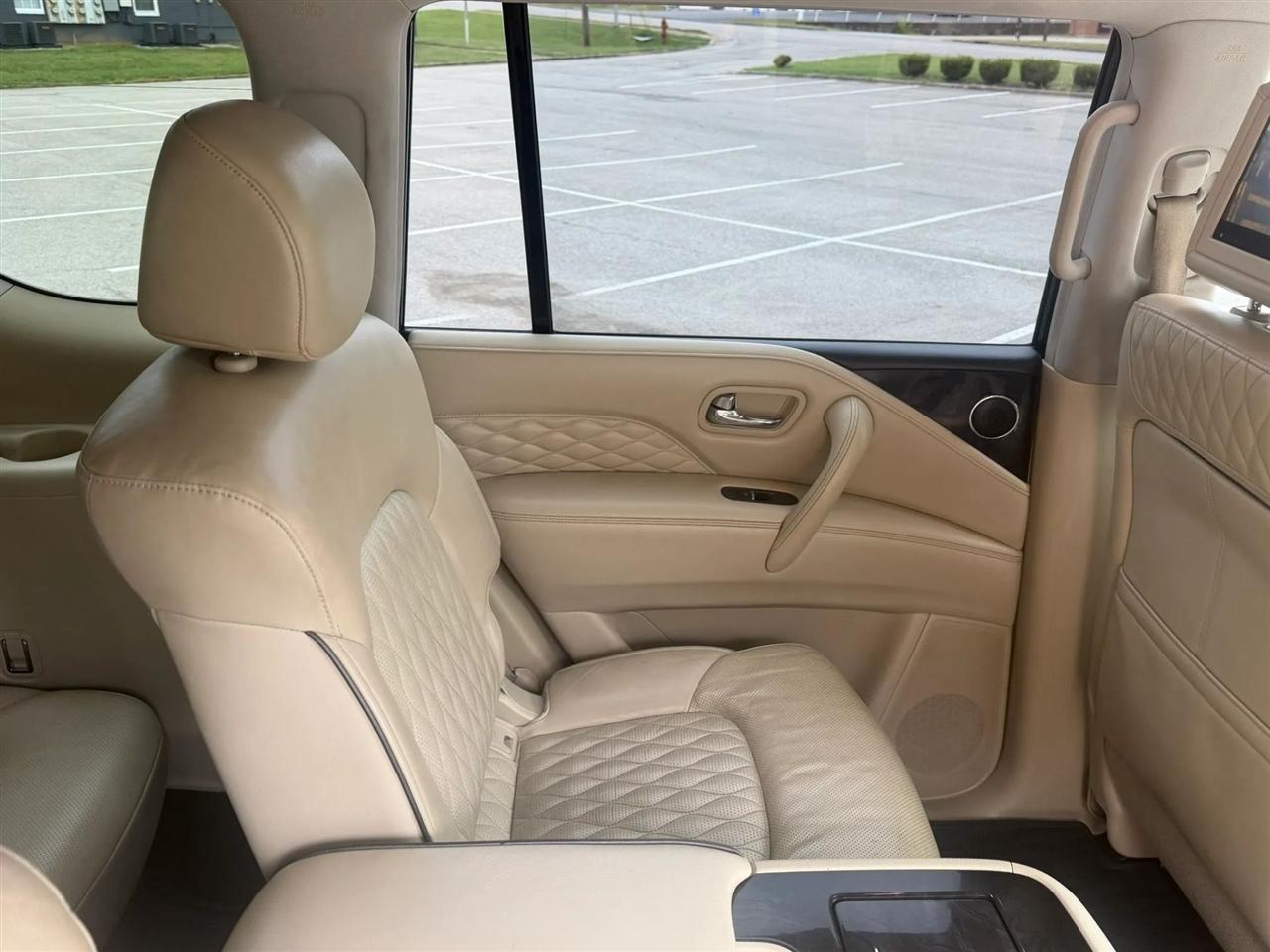 Infiniti QX80 LUXE AWD 2019