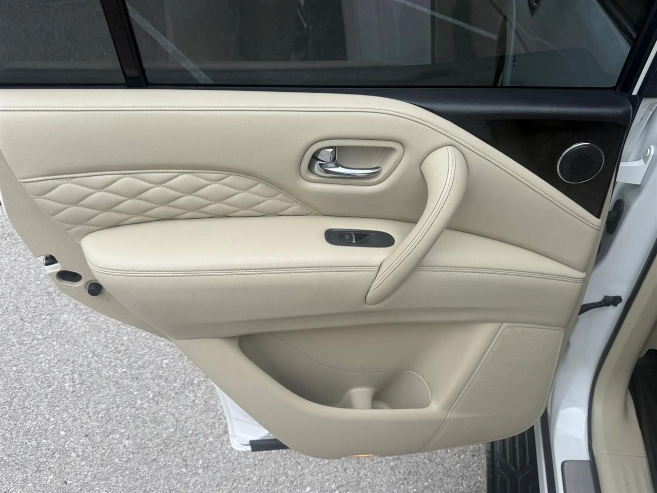 Infiniti QX80 LUXE AWD 2019