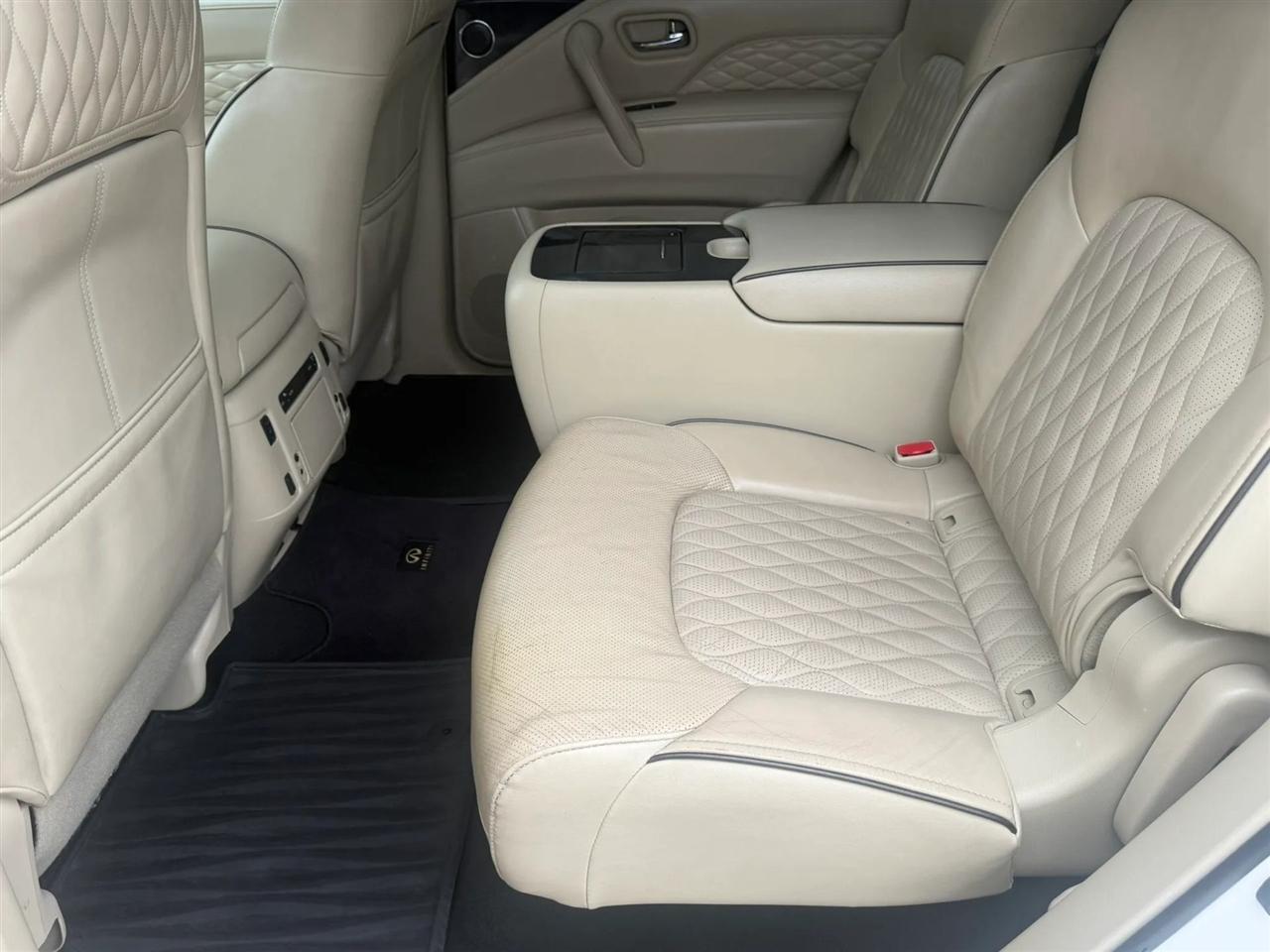 Infiniti QX80 LUXE AWD 2019
