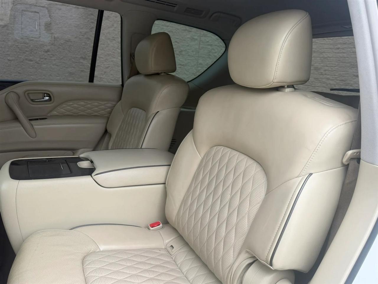Infiniti QX80 LUXE AWD 2019