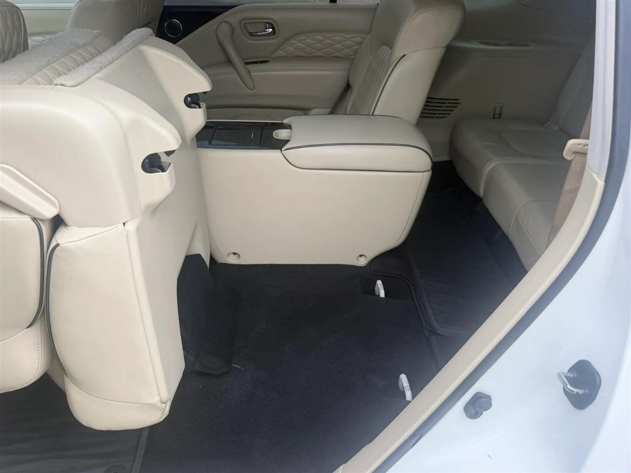 Infiniti QX80 LUXE AWD 2019