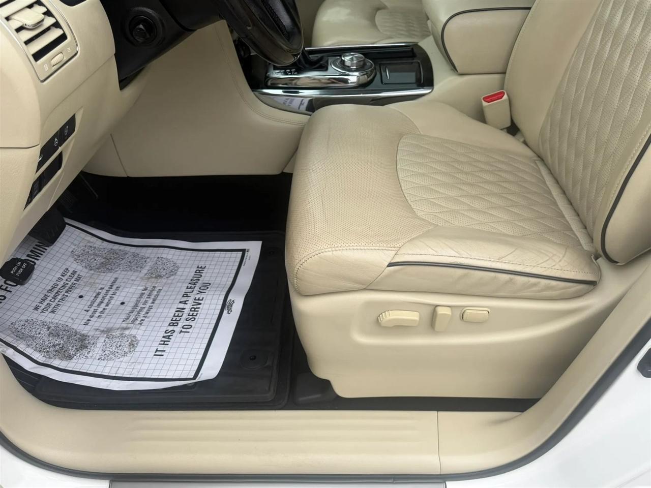 Infiniti QX80 LUXE AWD 2019