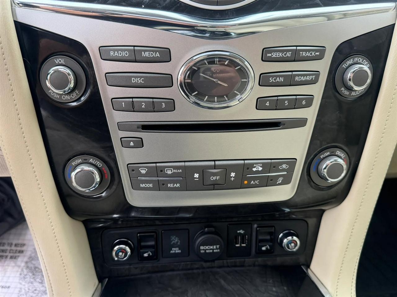 Infiniti QX80 LUXE AWD 2019