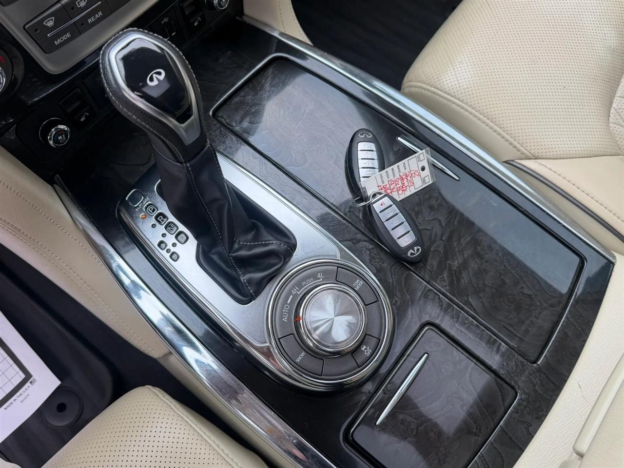 Infiniti QX80 LUXE AWD 2019
