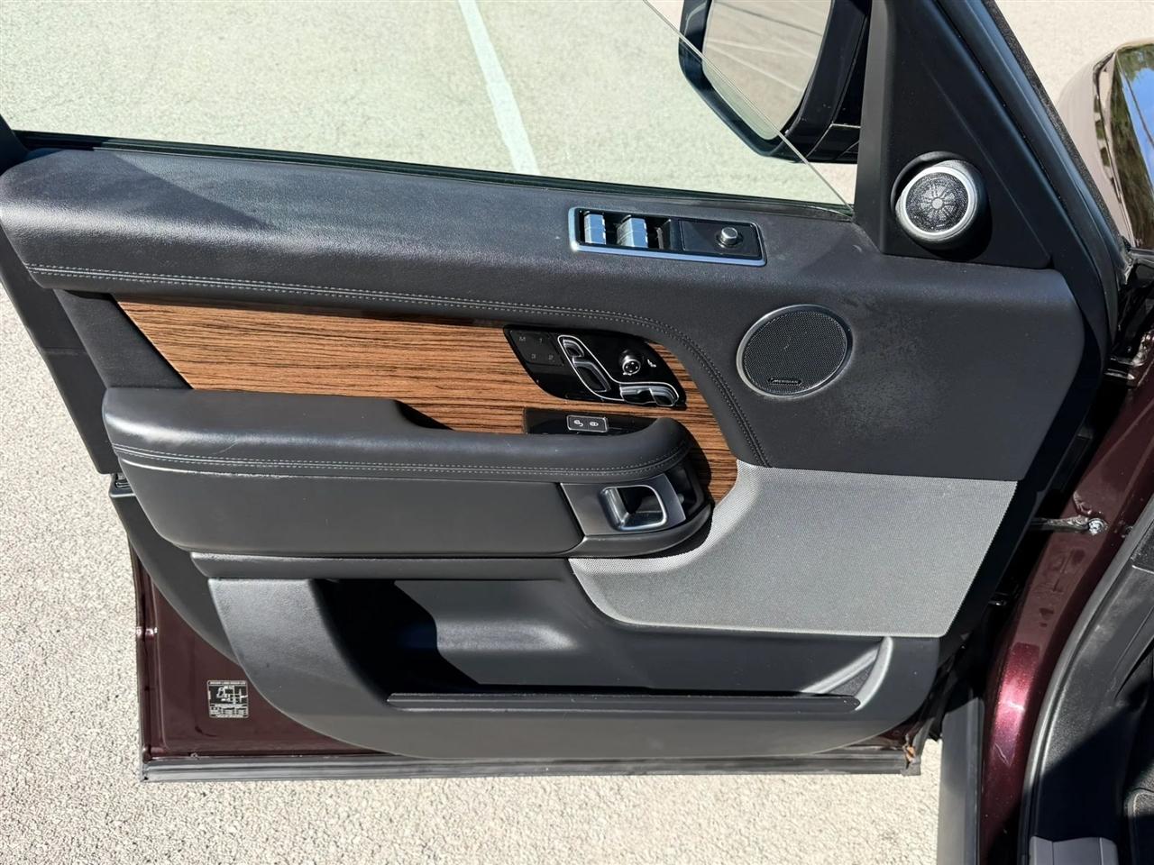 Land Rover Range Rover V8 Supercharged LWB 2018