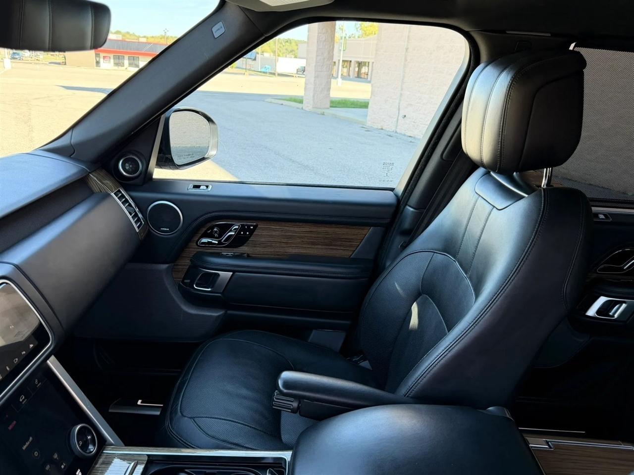 Land Rover Range Rover V8 Supercharged LWB 2018