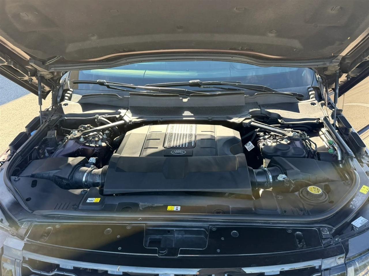 Land Rover Range Rover V8 Supercharged LWB 2018