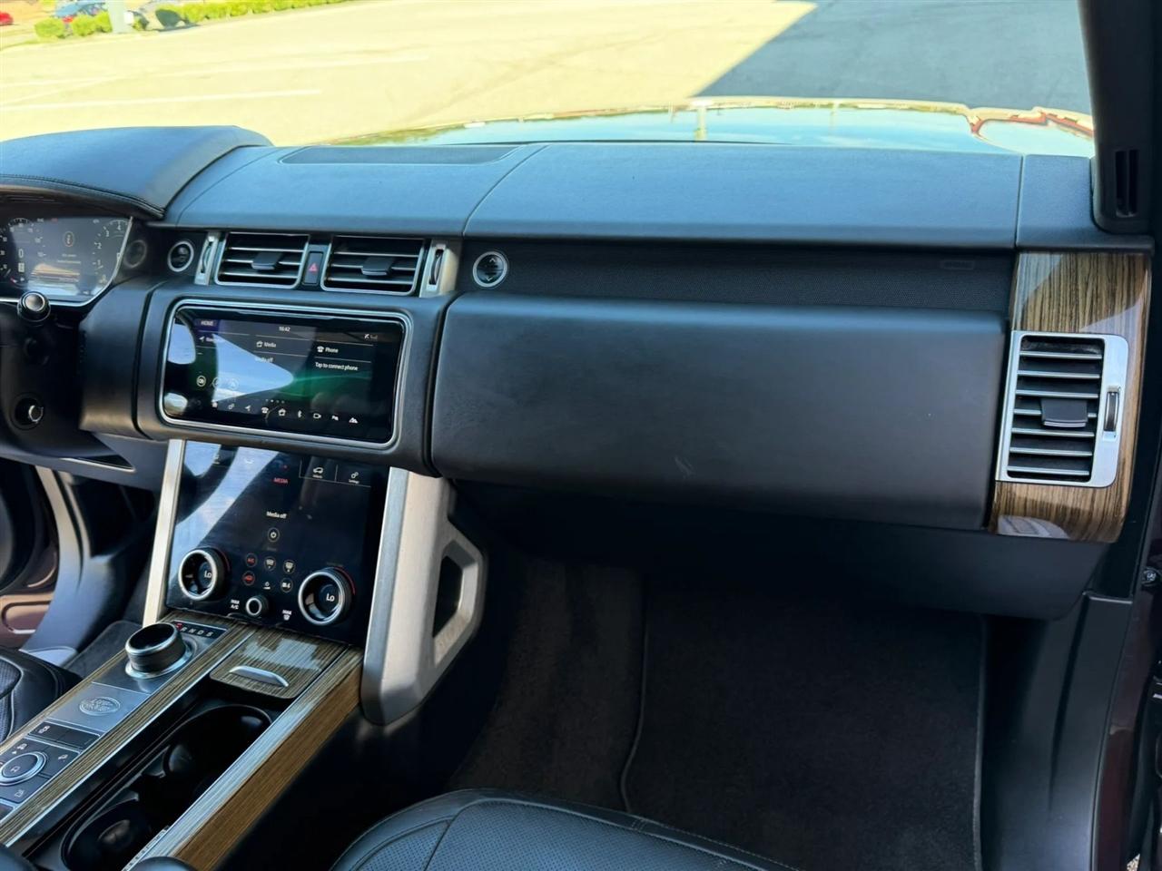 Land Rover Range Rover V8 Supercharged LWB 2018