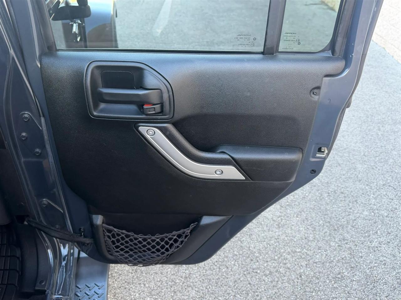 Jeep Wrangler Unlimited 4WD 4dr Sahara 2016