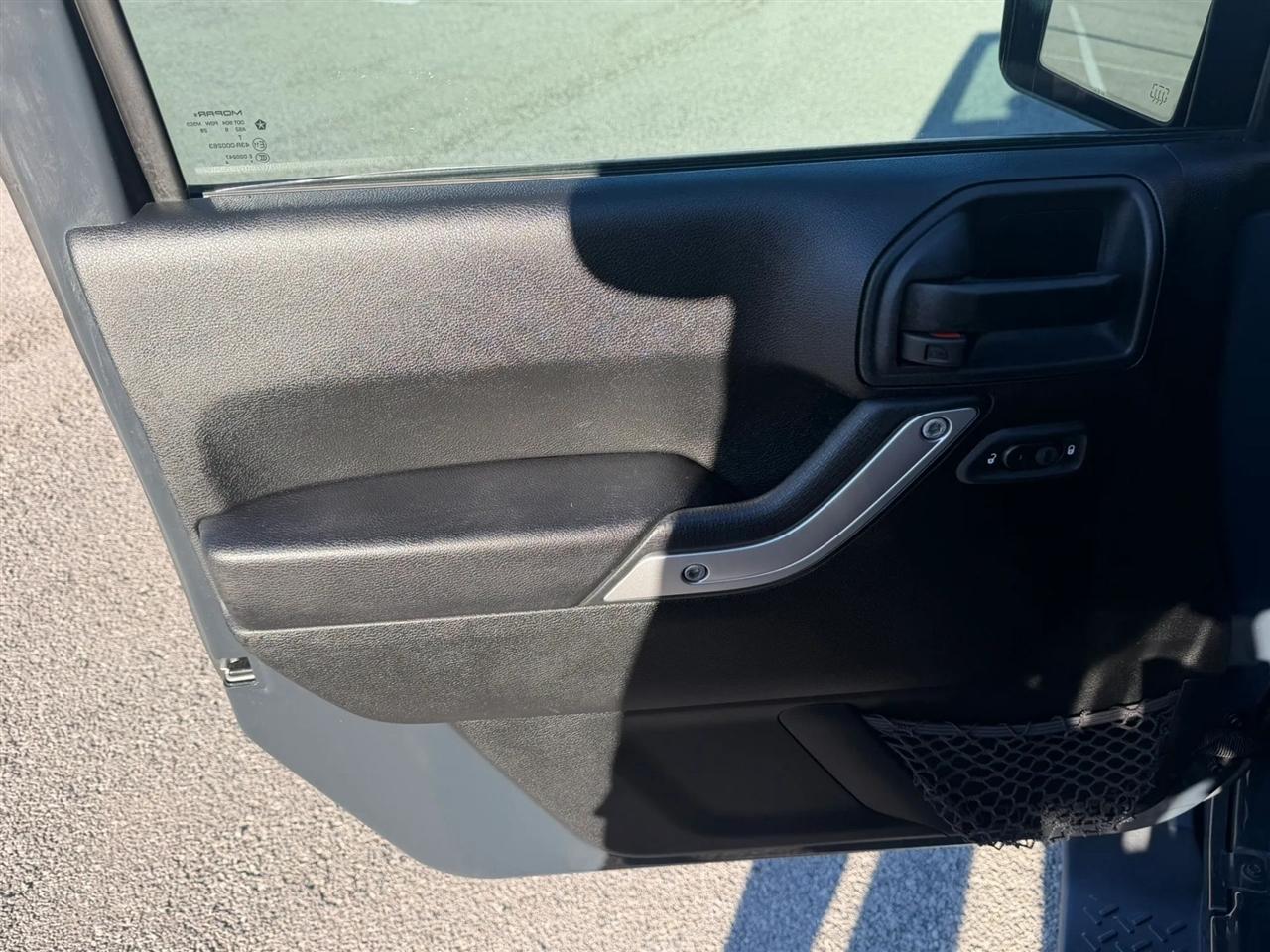 Jeep Wrangler Unlimited 4WD 4dr Sahara 2016