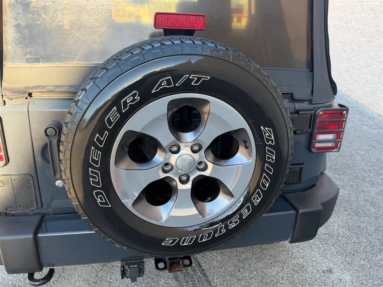 Jeep Wrangler Unlimited 4WD 4dr Sahara 2016