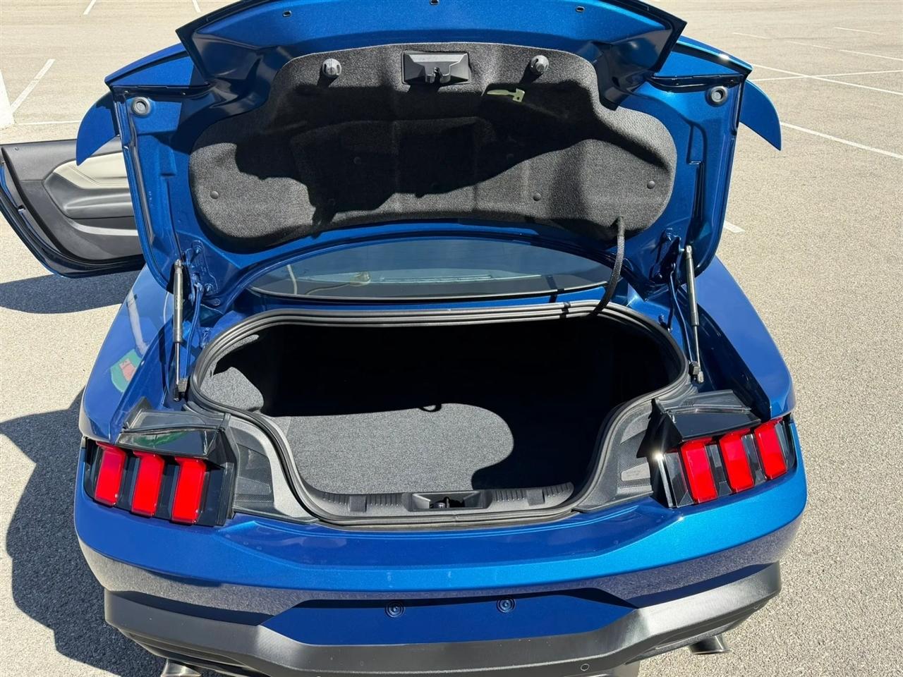 Ford Mustang GT Fastback 2024