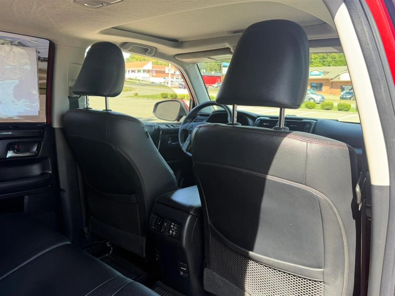 Toyota 4Runner TRD Off Road Premium 4WD (Natl) 2019