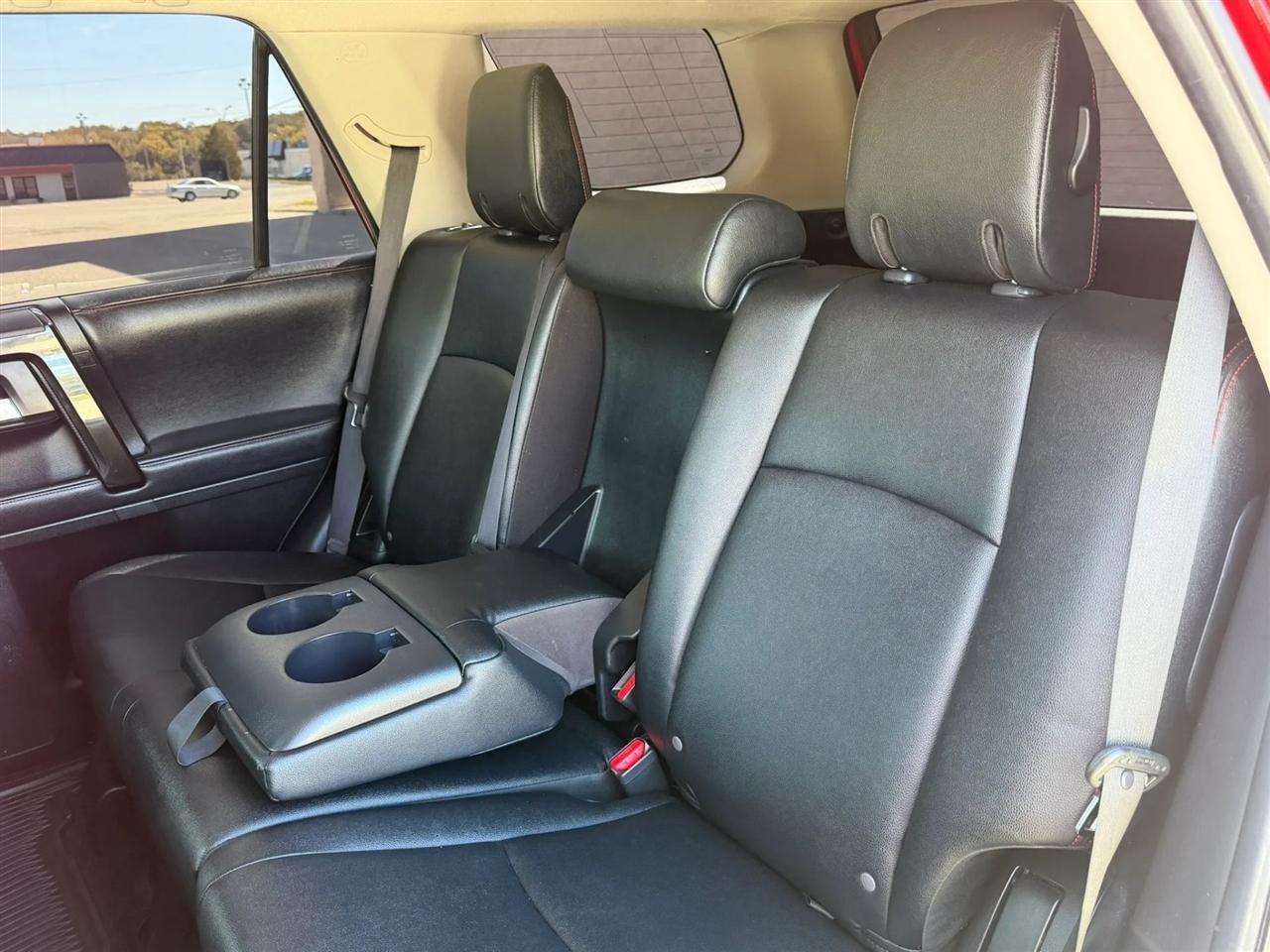Toyota 4Runner TRD Off Road Premium 4WD (Natl) 2019