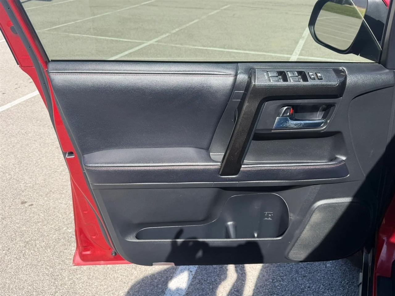 Toyota 4Runner TRD Off Road Premium 4WD (Natl) 2019