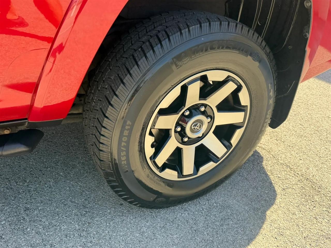 Toyota 4Runner TRD Off Road Premium 4WD (Natl) 2019