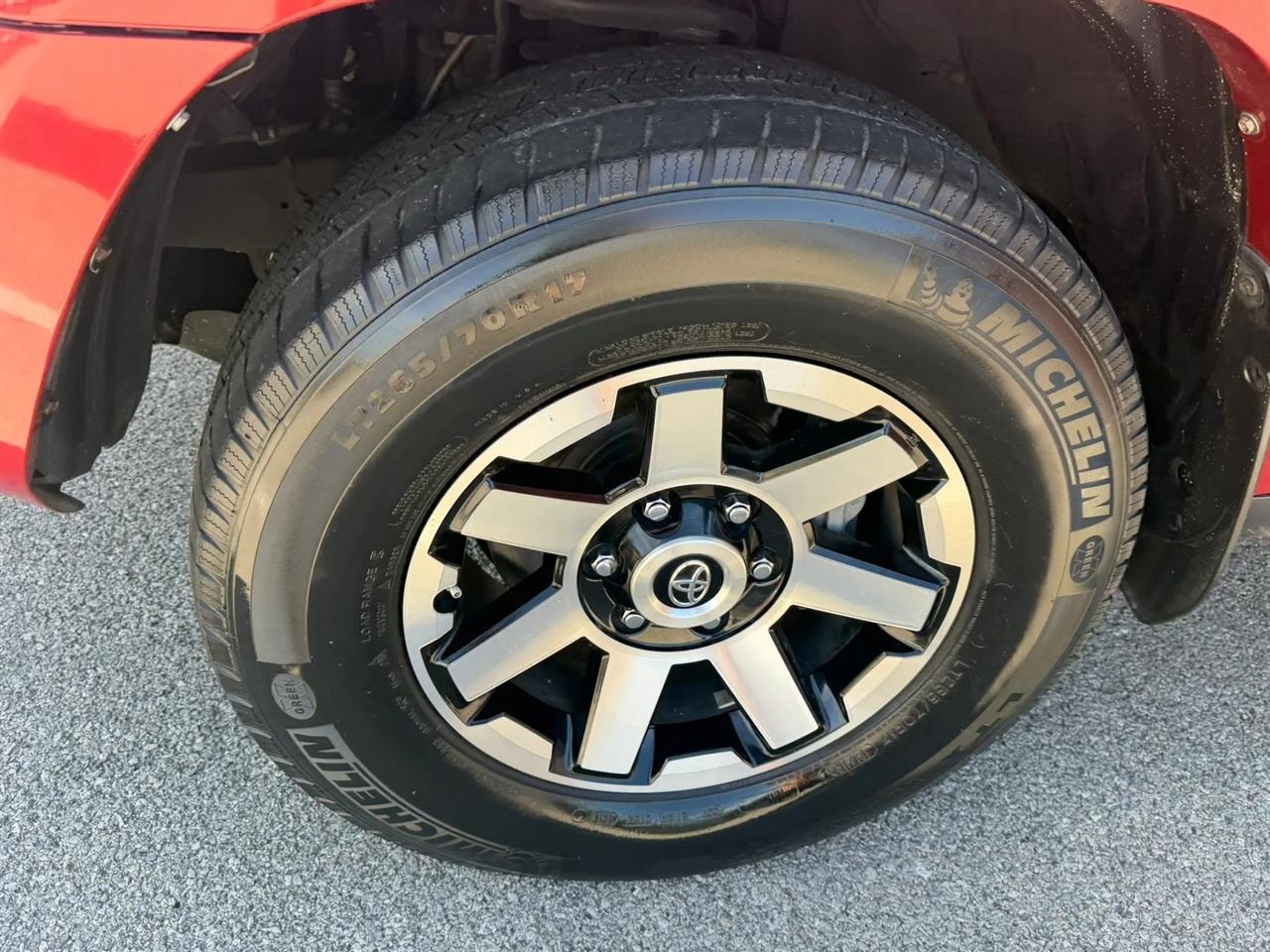 Toyota 4Runner TRD Off Road Premium 4WD (Natl) 2019